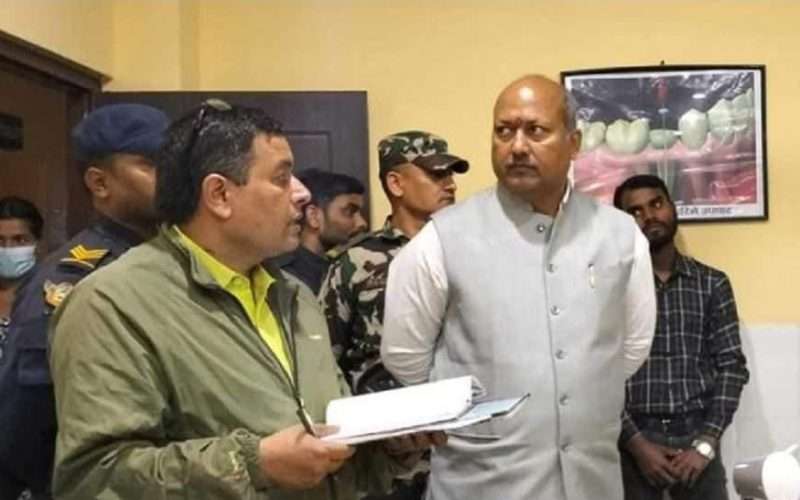 मुख्यमन्त्री सतीशकुमार सिंहद्वारा सर्लाहीका १९ अवैध स्वास्थ्य संस्थाहरू बन्द गर्न निर्देशन।